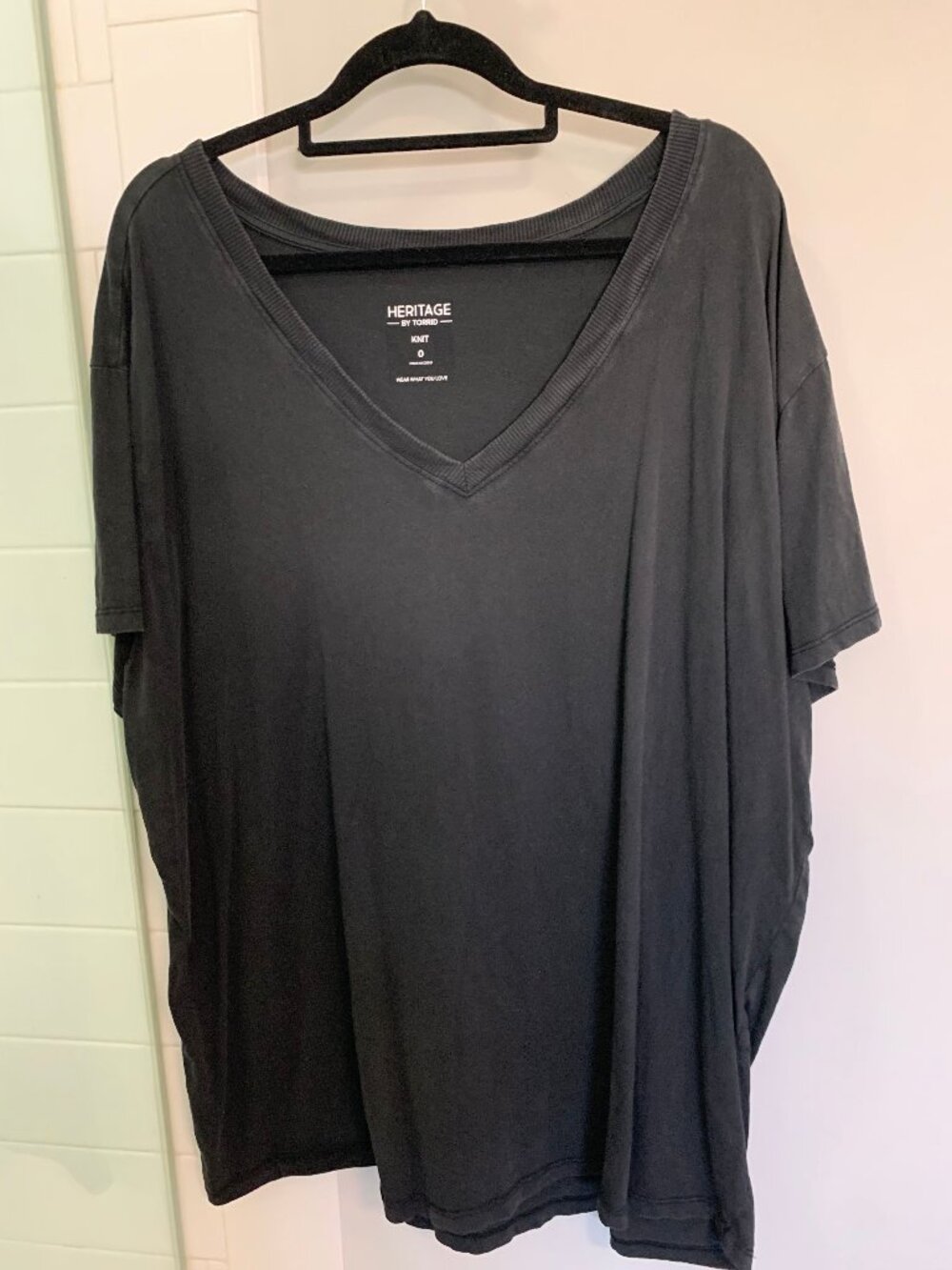 Torrid Shirt Womens Size 0 Gray Studio Knit Dolman T-Shirt V Neck